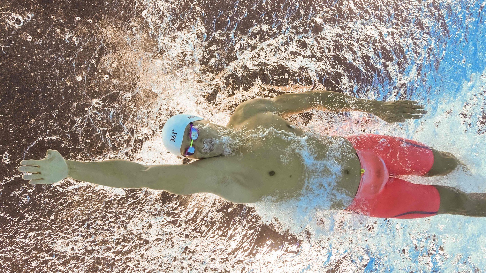 中国男篮年轻阵容展现新气象，中国年轻男篮球运动员